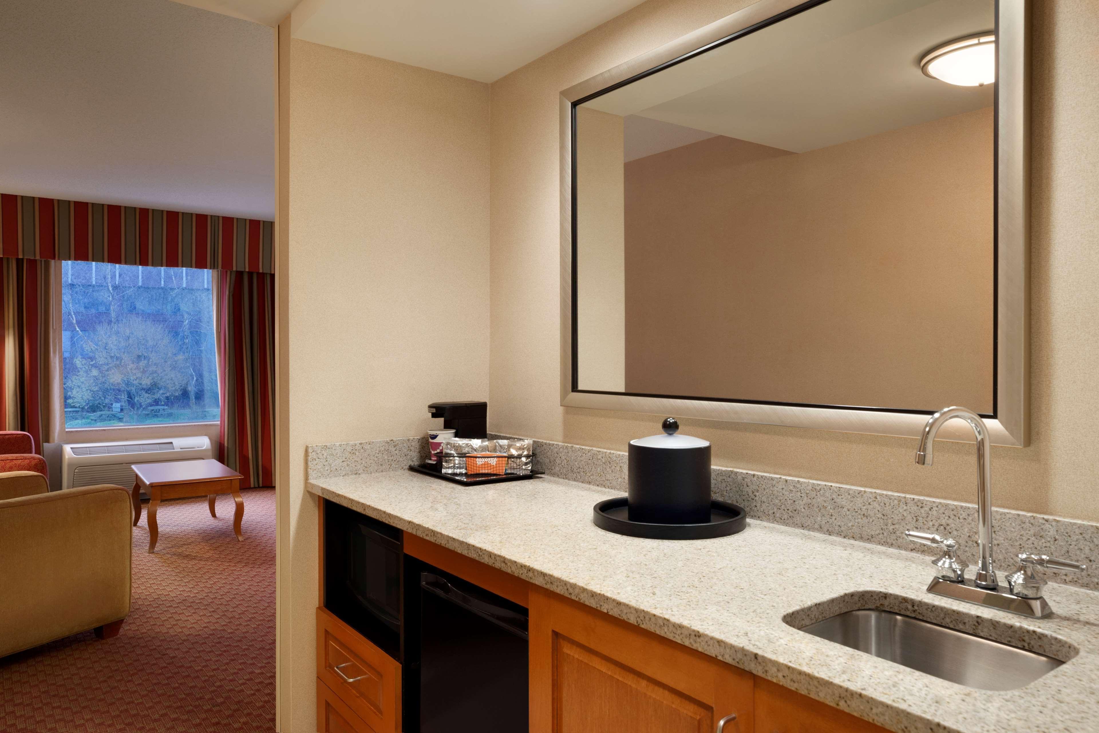 Hampton Inn & Suites East Hartford Exterior foto